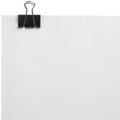 AmazonBasics catalogue image: Clip holding paper; paper is a usage prop, not included.